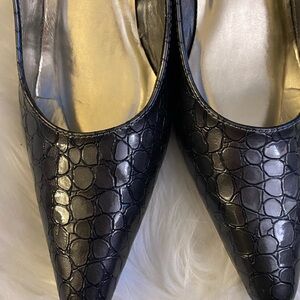 Elegant Black Croc-Embossed Women's Shoes